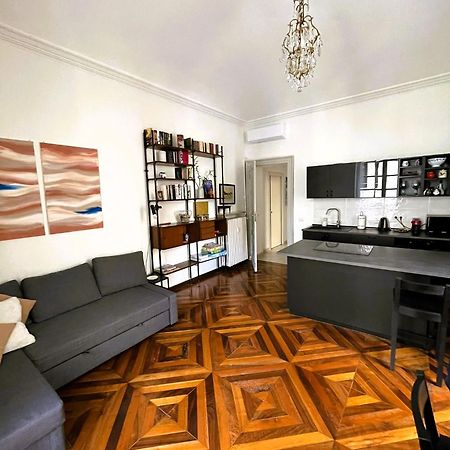 Emozione Torino - Affascinante, Silenzioso, In Palazzo D'Epoca Pressi Piazza Solferino Apartment Luaran gambar