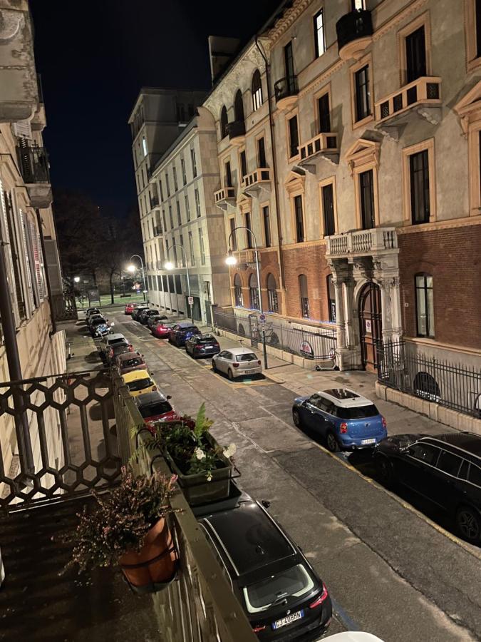 Emozione Torino - Affascinante, Silenzioso, In Palazzo D'Epoca Pressi Piazza Solferino Apartment Luaran gambar
