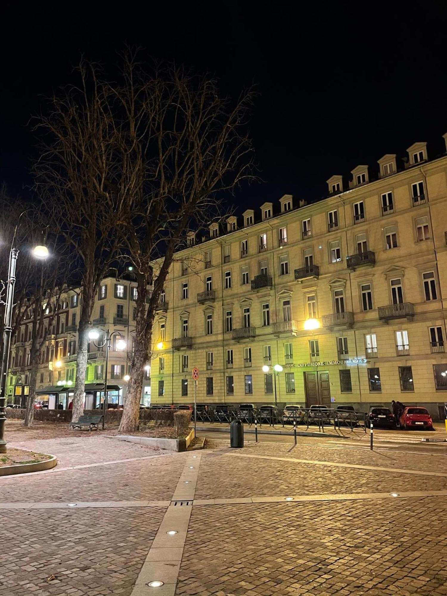 Emozione Torino - Affascinante, Silenzioso, In Palazzo D'Epoca Pressi Piazza Solferino Apartment Luaran gambar